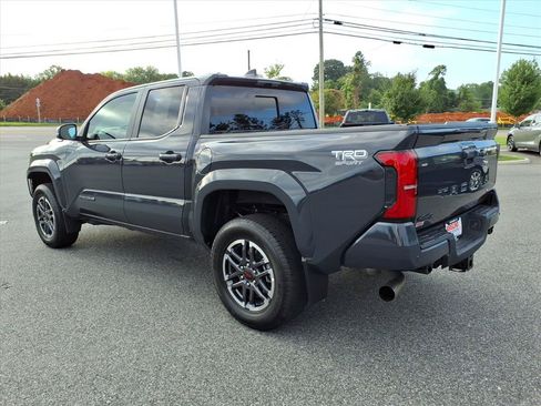 Used 2024 Toyota Tacoma TRD Sport w/ TRD Sport Upgrade Package AWD/4WD image 13