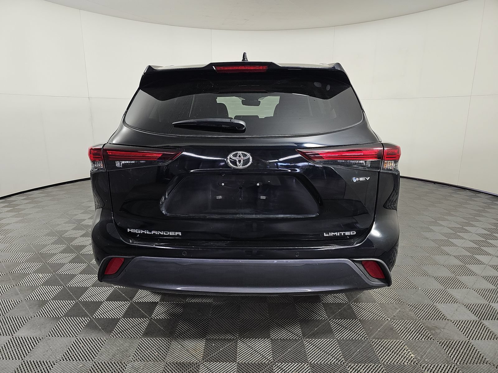 Certified 2026 Toyota Highlander Limited AWD/4WD image 20