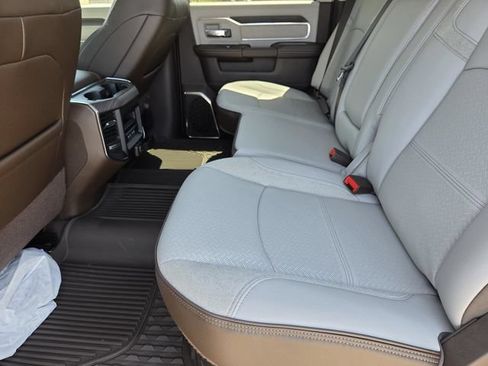 New 2026 RAM 2500 Laramie AWD/4WD image 26