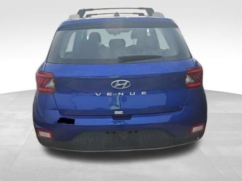 Used 2024 Hyundai Venue SEL FWD image 5