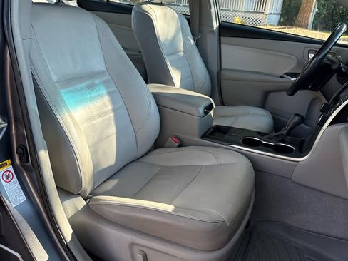 Used 2016 Toyota Camry XLE image 16