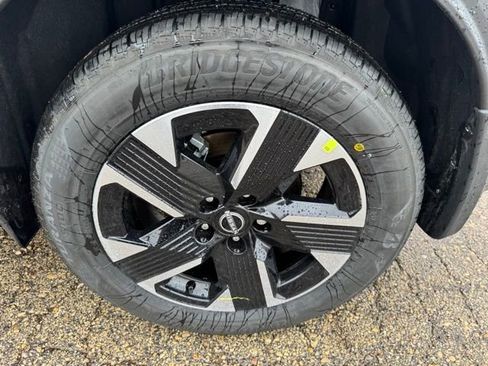 New 2026 Nissan Kicks SV w/ SV Premium Package image 34