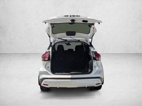 Certified 2021 Nissan Kicks SV FWD image 6