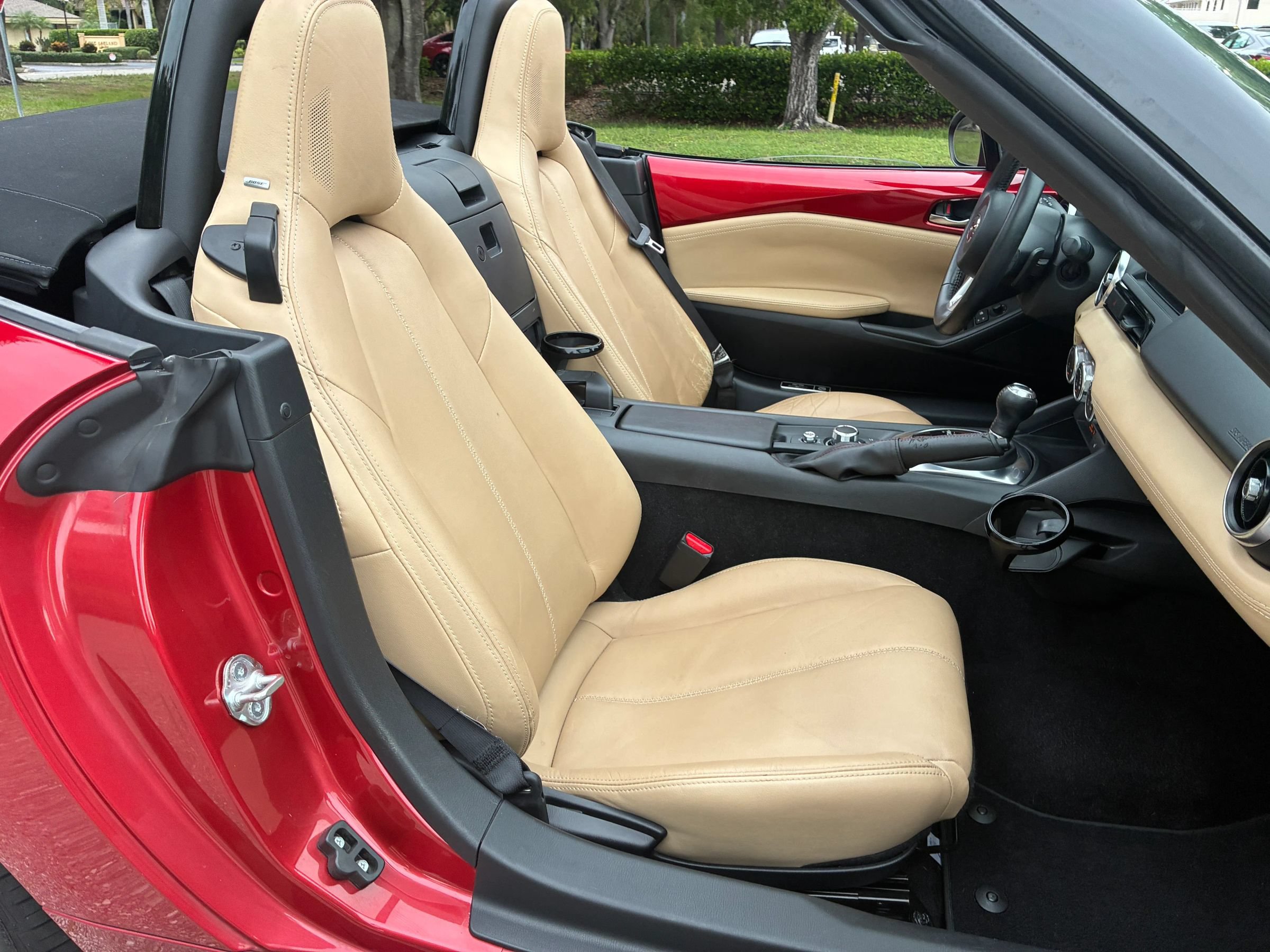Used 2016 MAZDA MX-5 Miata Grand Touring RWD image 18