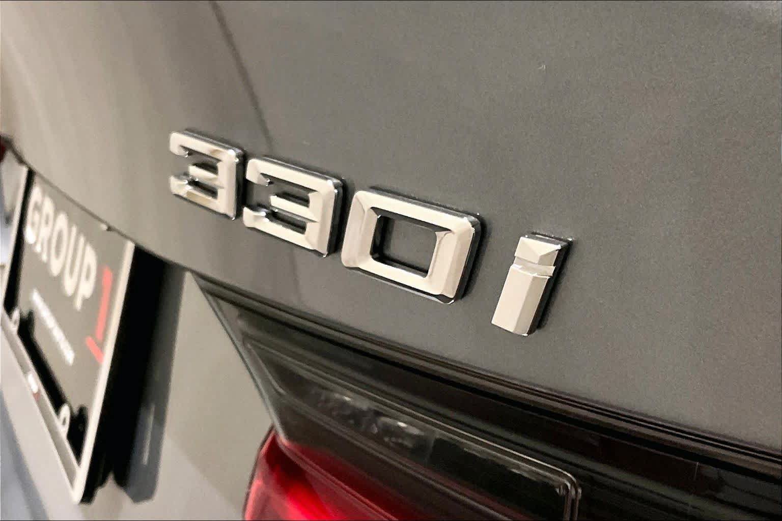 Used 2026 BMW 330i xDrive Sedan w/ Premium Package AWD/4WD image 9