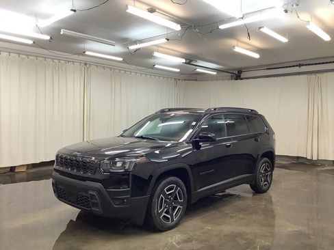 New 2026 Jeep Cherokee Laredo AWD/4WD image 1