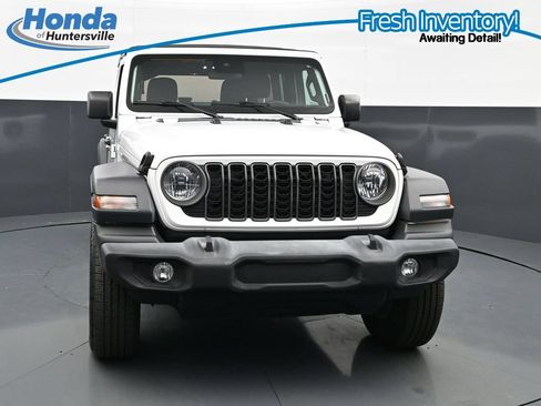 Used 2024 Jeep Wrangler Unlimited Sport AWD/4WD image 3
