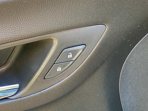 Used 2020 Chevrolet Equinox Premier FWD image 14