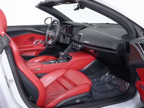 Used 2018 Audi R8 V10 image 32