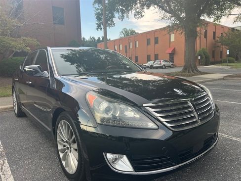 Used 2015 Hyundai Equus Signature RWD image 7