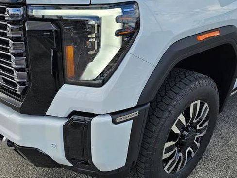 New 2026 GMC Sierra 2500 Denali Ultimate image 15