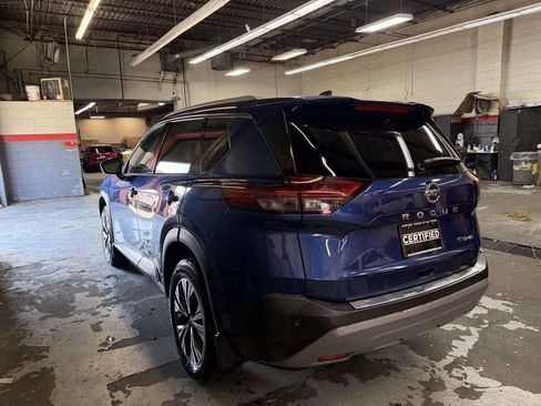 Used 2021 Nissan Rogue SV w/ Premium Package AWD/4WD image 16