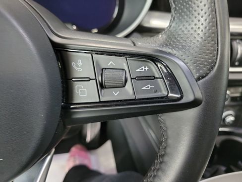 Used 2024 Alfa Romeo Stelvio Ti image 46
