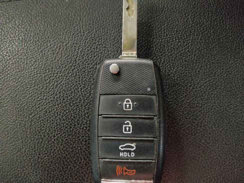 Used 2019 Kia Optima LX FWD image 32