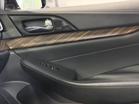 Used 2017 Nissan Maxima Platinum w/ Medallion Package FWD image 29