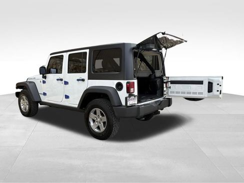 Used 2012 Jeep Wrangler Unlimited Rubicon w/ Connectivity Group image 14