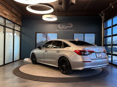 Used 2022 Honda Civic Sport image 5