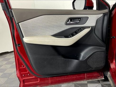 Used 2023 Nissan Rogue SV image 24