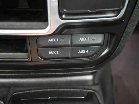 Used 2023 Jeep Gladiator Sport image 23