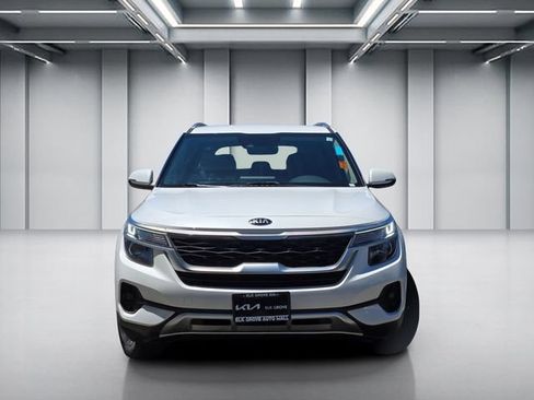 Certified 2021 Kia Seltos S FWD image 2