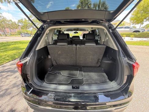 Used 2018 Volkswagen Tiguan S FWD image 12