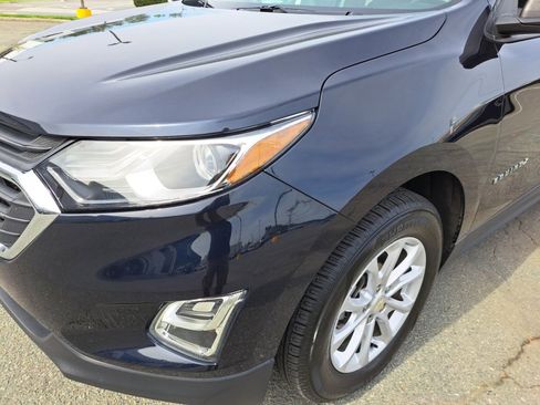 Used 2020 Chevrolet Equinox LS w/ LS Convenience Package image 23