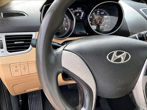 Used 2013 Hyundai Elantra GLS FWD image 19