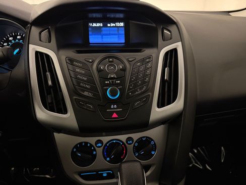 Used 2014 Ford Focus SE FWD image 19