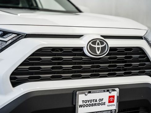 Used 2025 Toyota RAV4 XLE image 9