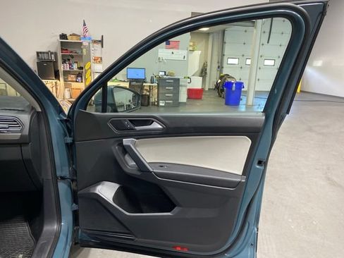 Used 2019 Volkswagen Tiguan SE w/ Panoramic Sunroof Package AWD/4WD image 29