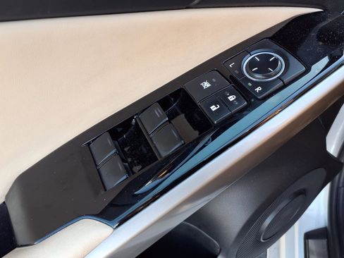 Used 2015 Lexus IS 250 AWD w/ Navigation System Package image 19