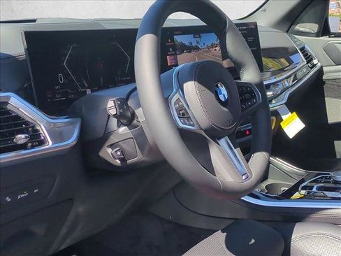 Used 2026 BMW X5 xDrive40i w/ M Sport Package image 9