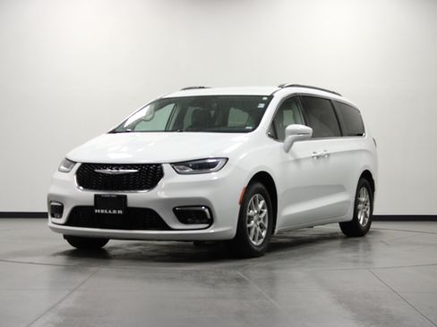 Used 2022 Chrysler Pacifica Touring-L FWD image 8