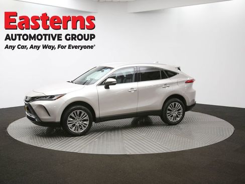 Used 2023 Toyota Venza Limited image 53