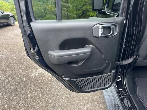 Used 2023 Jeep Wrangler Unlimited Sport AWD/4WD image 15