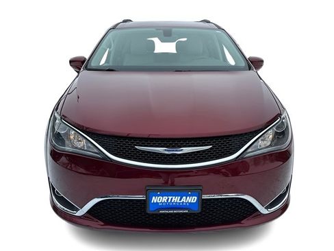 Used 2018 Chrysler Pacifica Touring-L Plus image 13
