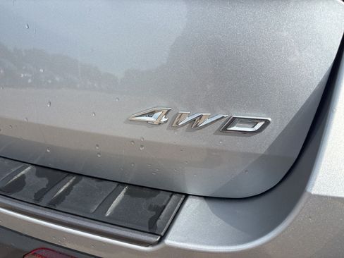 Used 2023 Ford Explorer XLT w/ Equipment Group 202A AWD/4WD image 10