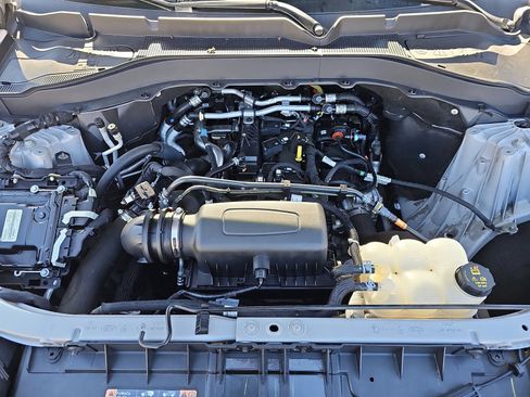 Used 2022 Ford Explorer XLT image 32