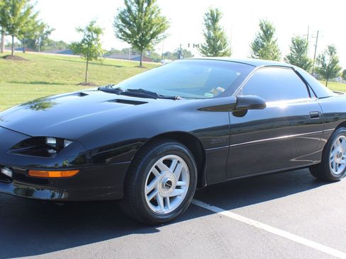 Used 1993 Chevrolet Camaro Z28 RWD image 25