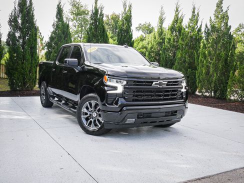 Used 2024 Chevrolet Silverado 1500 RST AWD/4WD image 2