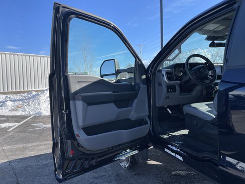 Used 2023 Ford F550 4x4 SuperCab Super Duty w/ Snow Plow Prep Package image 22