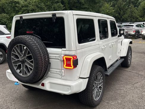 Used 2024 Jeep Wrangler High Altitude AWD/4WD image 7