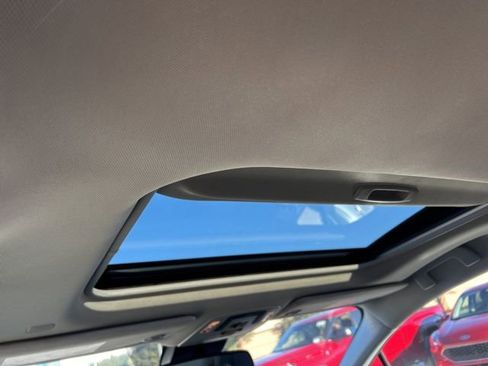 Used 2022 Toyota Sienna XLE image 12