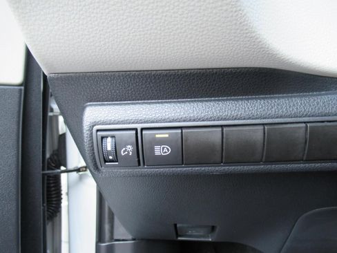 Used 2022 Toyota Corolla LE FWD image 21