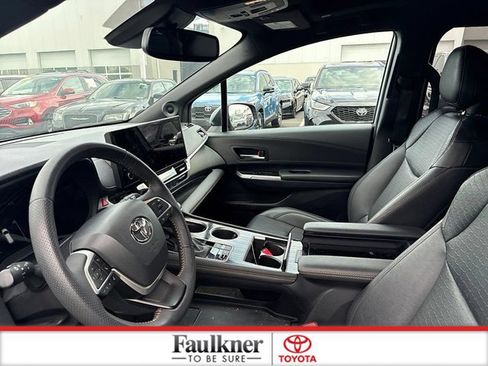 Certified 2025 Toyota Sienna XLE Woodland Edition AWD/4WD image 25
