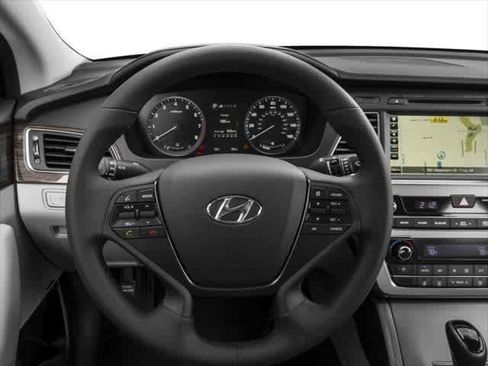 Used 2017 Hyundai Sonata Limited w/ Tech Package 03 image 4
