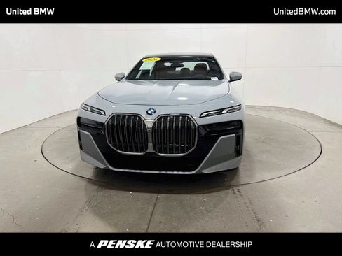 Used 2026 BMW 740i RWD image 2
