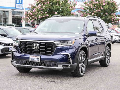 Certified 2023 Honda Pilot Elite image 3