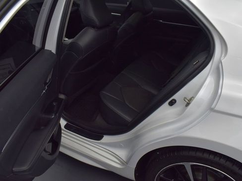 Used 2020 Toyota Camry XSE image 10