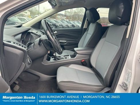 Used 2017 Ford Escape SE image 13